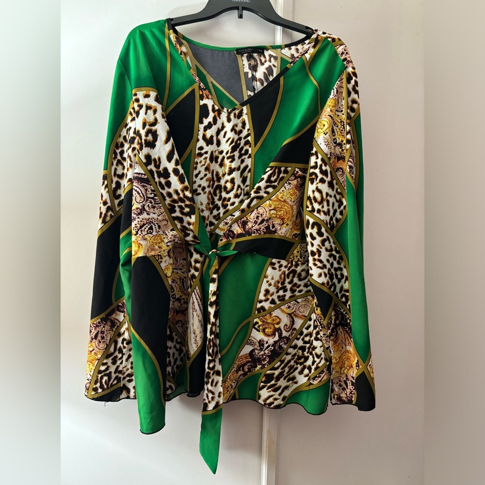 Shein curve blouse